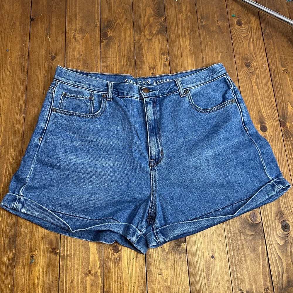 American Eagle Outfitters Mom Short size 16